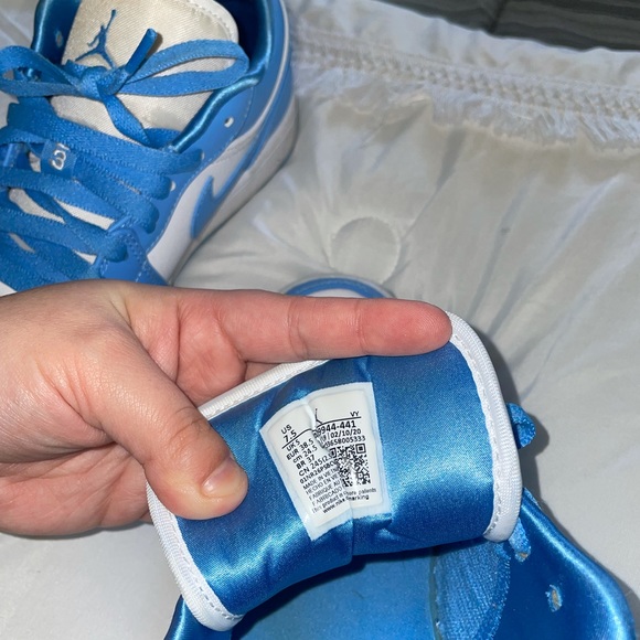 UNC JORDAN 1 LOW - Picture 3 of 3